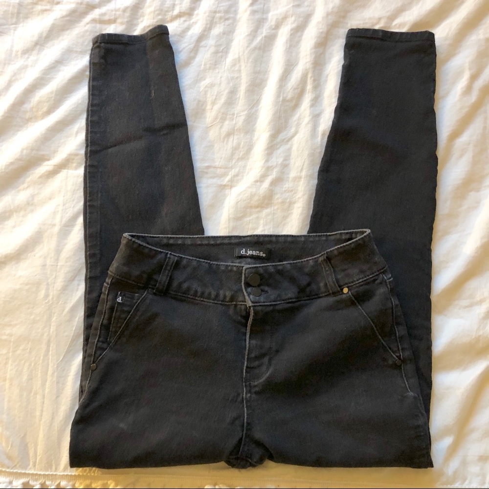 Thick black SUPER stretchy jeans!